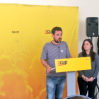Lluc Salellas y María Sirvent, de la CUP, anuncian la abstención