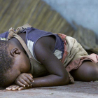 Un niño malnutrido, en un campo de refugiados de Mozambique, en una imagen de archivo.