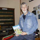 Marius van Heiningen, con su primer libro sobre plantas. CAMPOS