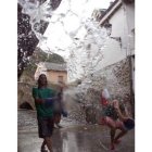 La madrugada del lunes volverán a llover calderos de agua sobre Molinaseca.