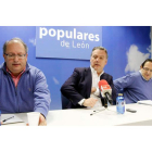 Eduardo Fernández, Alfredo Prada y Luis Aznar, en la rueda de prensa de ayer.