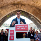 Pedro Sánchez durante un acto del PSOE en Cantabria. PEDRO PUENTE HOYOS