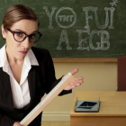 Anabel Alonso, aquí con una estética a lo señorita Rottenmeier, presentará el concurso 'Yo fui a EGB', en TNT.