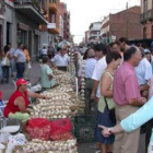 La feria del año pasado fue todo un éxito en Veguellina con una gran afluencia de público.