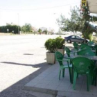 Una terraza de una pequeña localidad leonesa.