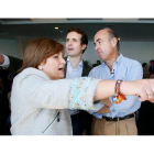 Pablo Casado, Isabel Bonig y Luis de Guindos, ayer en Alicante.