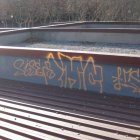 Las pintadas de los adolescentes llegaron hasta la cubierta del parvulario del Peñalba.