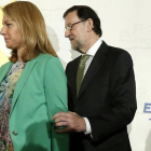 La presidenta popular del País Vasco, Arantza Quiroga, junto al presidente del Gobierno español, Mariano Rajoy, en un acto del Forum Europa celebrado en junio del 2013.