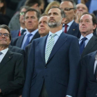 El rey Felipe VI, durante el himno en la final de Copa