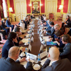 Participantes en la reunión que tuvo lugar ayer en Londres. EFE