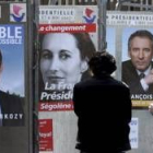 Francia apareció ayer empapelada de carteles de los candidatos