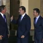 El líder británico, David Cameron; Rajoy y el secretario general de la Otan, Rasmussen.