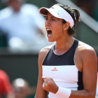 Muguruza celebra la victoria en Roland Garros.