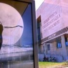 La biblioteca central San Isidoro de la Universidad está ubicada en el Campus de Vegazana.