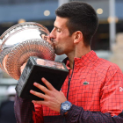 Novak Djokovic logra su tercer Roland Garros y su vigesimotercer título de Grand Slam. C. BLUMBERG