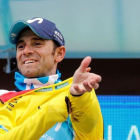 Alejandro Valverde se enfunda el maillot amarillo como vencedor de la Volta a la Comunitat Valenciana.