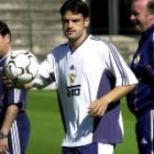 Fernando Morientes, junto a Vicente del Bosque, en uno de los entrenamientos del Real Madrid