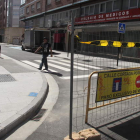 Estado que presentaba ayer la avenida, todavía cerrada al tráfico rodado.