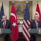 El presidente turco Erdogan y su homólogo estadounidense Trump. MICHAEL REYNOLDS