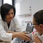 Imagen de un médico de Atención Primaria de León. FERNANDO OTERO