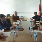 Los representantes de León y Braganza durante la reunión de ayer en la ciudad lusa.