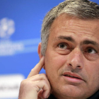 Mourinho durante la rueda de prensa que ofreció en la previa del partido ante el Apoel.