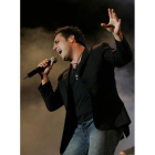 David Bustamante durante un concierto en León.