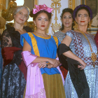 Hay que atreverse con cejas muy pobladas, colores llamativos y ropa holgada.