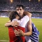 Juan Carlos Valerón llora desconsolado tras sufrir su segundo descenso con el Deportivo.