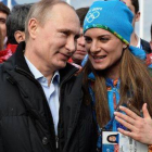 El presidente Putin, con la atleta Isinbayeva, alcadesa de la Villa Olímpica.