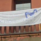 Pancarta colocada en Maraña. CAMPOS