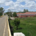 La reparación y ensanche del puente de Gradefes fue una de las peticiones hechas a Silván.