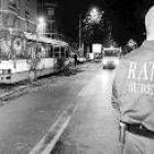 Los agresores de un autobús en Nanterre permitieron bajar a los pasajeros antes de incendiarlo