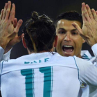 Cristiano Ronaldo celebra con Bale un gol frente al Borussia Dortmund.