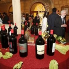 La degustación de los caldos Tierra de León tuvo como escenario el claustro de San Marcos