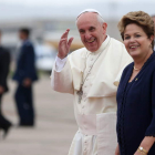 El papa Francisco y Dilma Roussef, la presidenta brasileña.