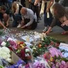 Homenaje popular a las víctimas del atentado en Manchester.