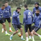 El Madrid entrenó ayer disputando un partidillo para no perder ritmo competitivo. LERENA