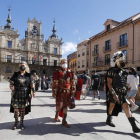 Desfile del César y el Caudillo, ayer en Astorga. RAMIRO