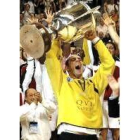 Hombrados levanta la Copa de Europa ganada el domingo