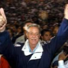 El empresario y abogado Óscar Berger, uno de los favoritos, durante un mitin de la campaña electoral
