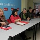 Rosa Mansilla, en el centro, comienza a tomar las primeras medidas