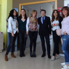 Folgueral y la presidenta de Alzheimer Bierzo, junto a otras integrantes de la lista de USE.