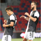 Pjanic, a la derecha, jugará en el Barça en la 2020-21. G. B.
