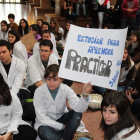 Los alumnos mantienen las protestas por el cierre del HCV.