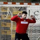 Dino Slavic volverá a entrenarse hoy a las órdenes de Rafa Guijosa en el Palacio de Deportes.