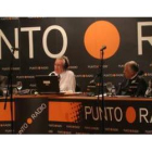 Luis del Olmo emitió ayer en directo desde el salón de actos de Caja España.