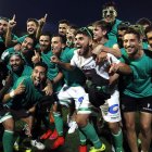 Los jugadores del Betis celebran el ascenso a Primera.