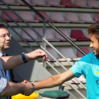 Bartomeu, en el centro, junto al director deportivo, Zubizarreta, saludan a Neymar