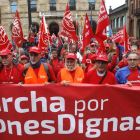 Pensionistas pertenecientes a los sindicatos UGT y CCOO de Asturias iniciaron en Gijón una de las marchas a pie hasta Madrid en defensa de unas pensiones dignas.